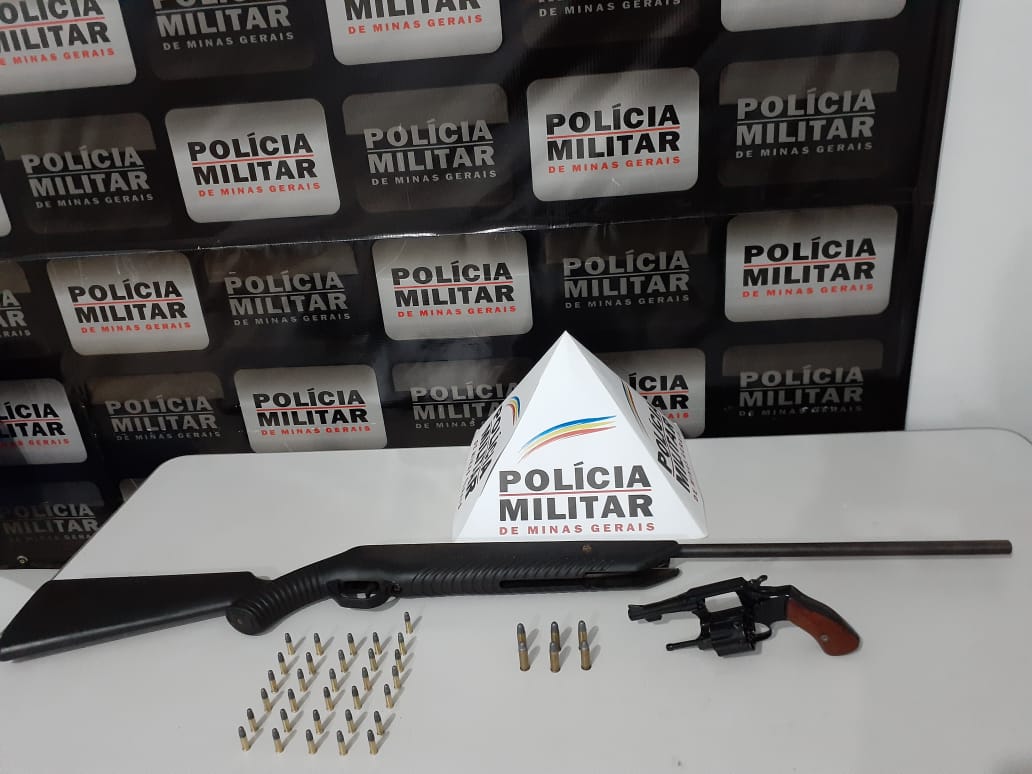 Homem é preso por posse ilegal de armas de fogo e munições de uso permitido