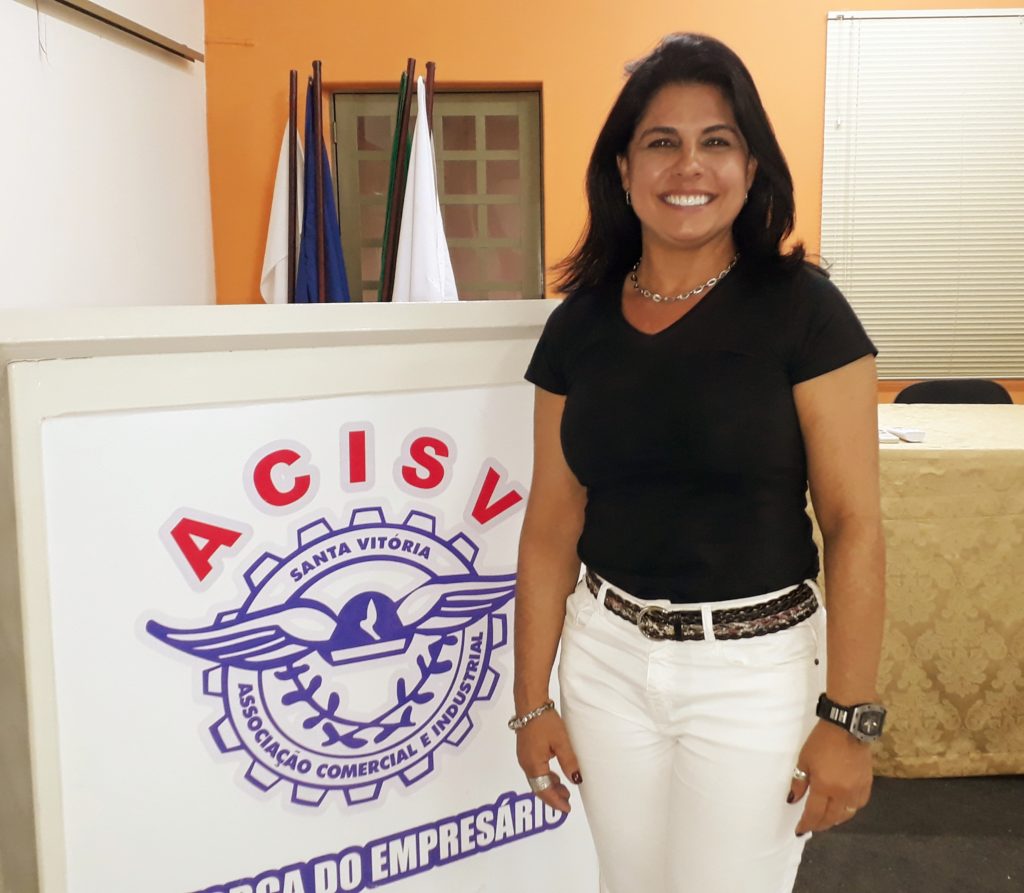 Luzia Queiroz é reeleita presidente da ACISV e CDL de ...
