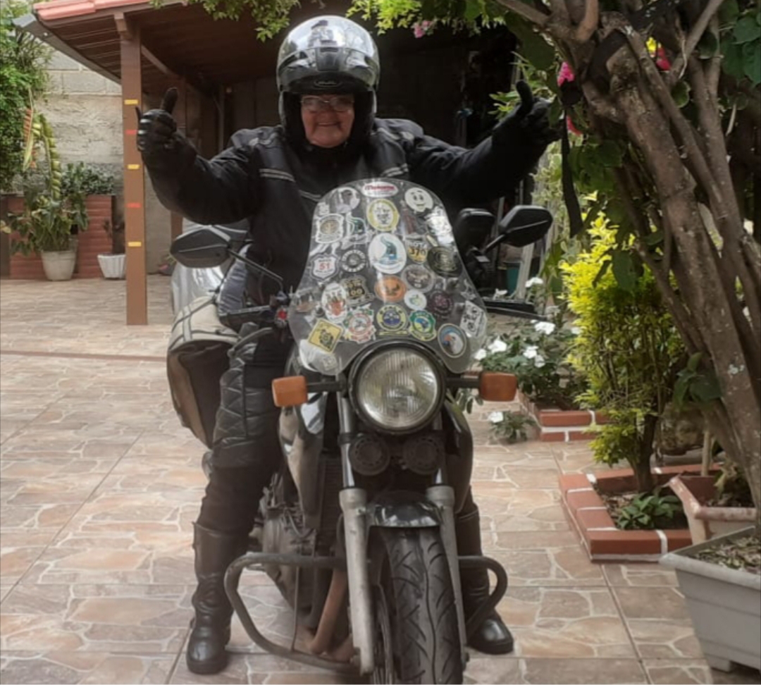 Idosa de 70 anos viaja de moto de Natal (RN) a Santa Vitória para rever  amigas