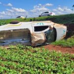 Durante traslado de corpo, carro funerário capota ao desviar de javali na MG-226 em Capinópolis