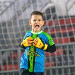 Goleiro santa-vitoriense defende pênalti e rebote e faz gol em Paranaiguara e viraliza; vídeo