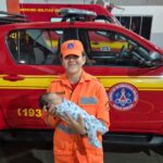 Vídeo: Bebê engasgado é salvo por bombeiros em quartel de Ituiutaba