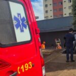 Veículo tomba em garagem de banco na região central em Ituiutaba