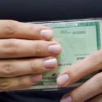 Mulher oferece ‘gorjeta’ para furar fila de emissão de identidade e acaba presa em Ituiutaba