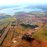 Prefeito de São Simão (GO) e ex-secretário são alvos de operação da Polícia Civil que investiga irregularidades na Saúde
