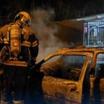 Bombeiros combatem incêndio em veículo em São Simão (GO)