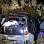 Capotamento na BR-153 deixa duas pessoas feridas em Frutal