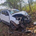 Caminhonete roubada é recuperada após ser encontrada acidentada na MGC-497, em Prata