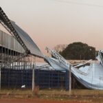 Vento forte derrubou grande parte da estrutura da EXPOCEN, em Centralina