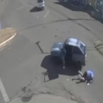 Vídeo: Motorista é arremessado para fora de carro após acidente registrado em Iturama