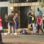 Duas pessoas ficam feridas em acidente entre carro e moto no bairro São Jorge, em Uberlândia
